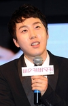 '버스커버스커' 장범준, 솔로데뷔 성공…음원차트 강타
