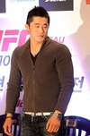 [UFC]김동현, 우들리에 1R TKO 패배