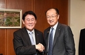 최경환 부총리-김용 총재, 교류협력 확대 약속