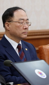 홍남기 부총리 겸 기획재정부장관 