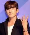 신화 이민우, 강제추행 혐의 ···'덕화TV' 녹화분 삭제