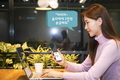 SK텔레콤 '누구', NH농협은행 모바일에 탑재…말로 하는 뱅킹 시대 연다