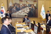 한은, '금융위기급' 0.8 성장 경고…금리 인하로 경기 부축(종합)