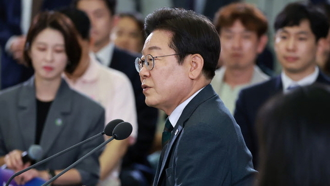 이 대통령, 대전 찾아 "이제 근본적으로 균형발전전략 취해야"