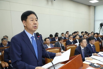 구윤철, 대주주 양도세 10억 원복 논란에 "다양한 의견 듣고 심사숙고"