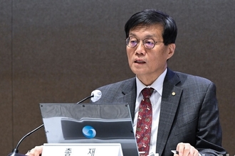 한은총재 "환율 상승에 양극화 심화…통화정책 더 정교하게 운영"
