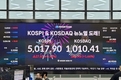 코스피, '5000선 재탈환'…코스닥은 4년여만에 '천스닥'(종합)