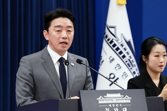 강훈식 "UAE서 원유 총 2400만배럴 긴급 도입…한국에 최우선 공급 약속"(종합)