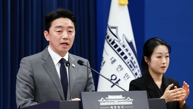 강훈식 "UAE서 원유 총 2400만배럴 긴급 도입…한국에 최우선 공급 약속"(종합)