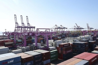 2월 수출, 전년대비 28.7 늘어…향후 변수는 역시 "중동 상황"